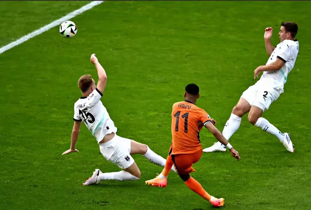 欧洲联赛队员交流经验，共同备战